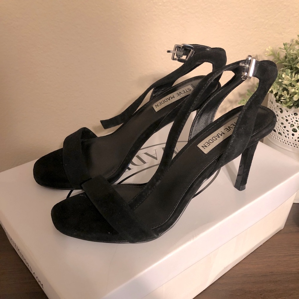 Women’s black heels